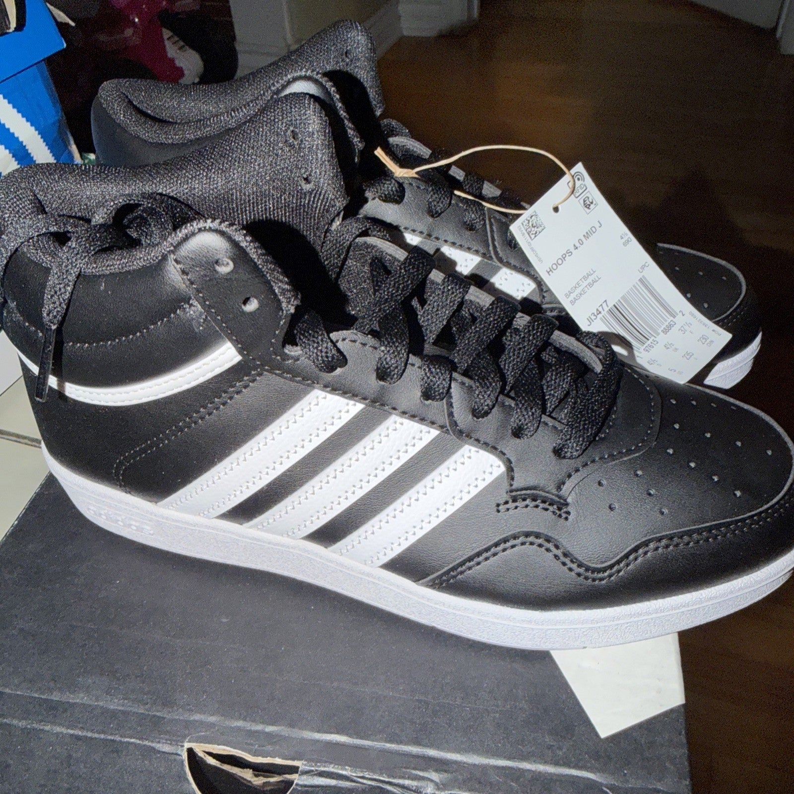 adidas Hoops Mid J Black White Size 5Y JI3477