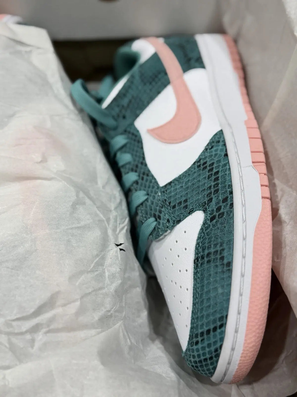 Nike Dunk Low Washed Teal Snakeskin Shoes Size 10 DR8577 300