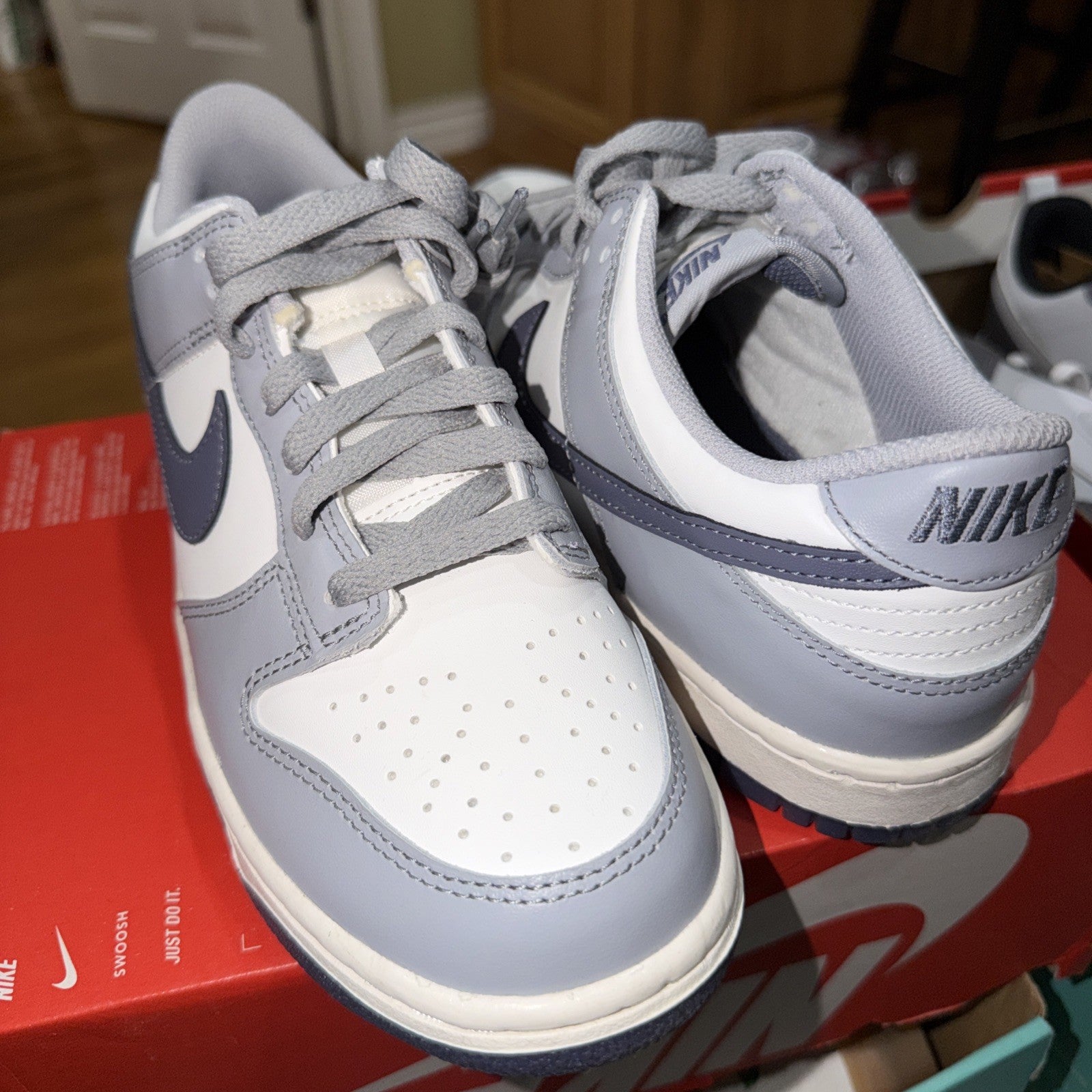**NEW Nike Dunk Low Summit White Light Carbon Grey (FB9109 101) GS Size 7Y