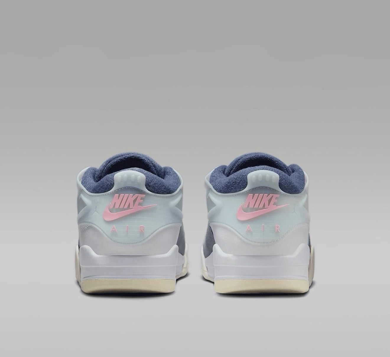 Air Jordan 4 RM Diffused Blue Ashen Slate Prism Pink  Size 7y / 8.5w FQ7938-101