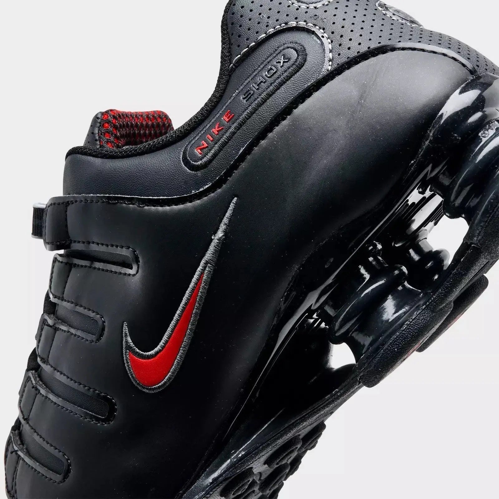 Nike Shox NZ Black Varsity Red Shoes Sneakers Size 9.5 Men