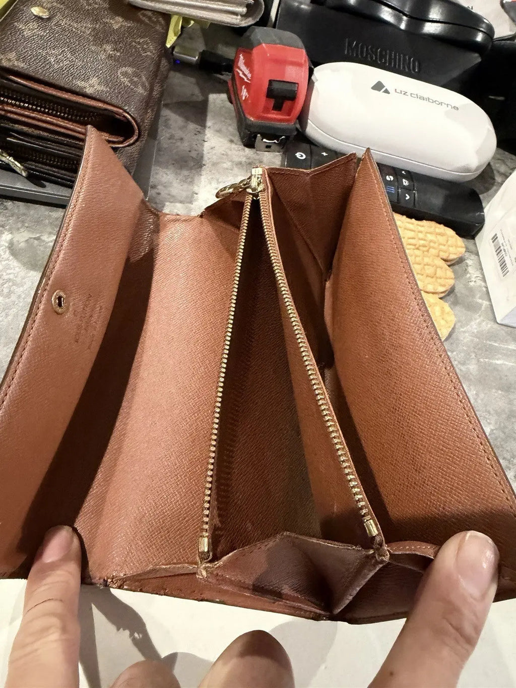 Louis Vuitton Monogram Pochette Sarah Long Wallet 100% Authentic Comes With Coa