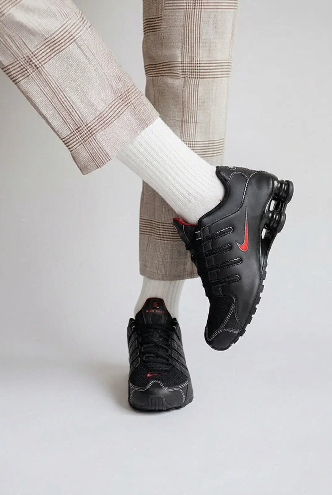 Nike Shox NZ Black Varsity Red Shoes Sneakers Size 9.5 Men