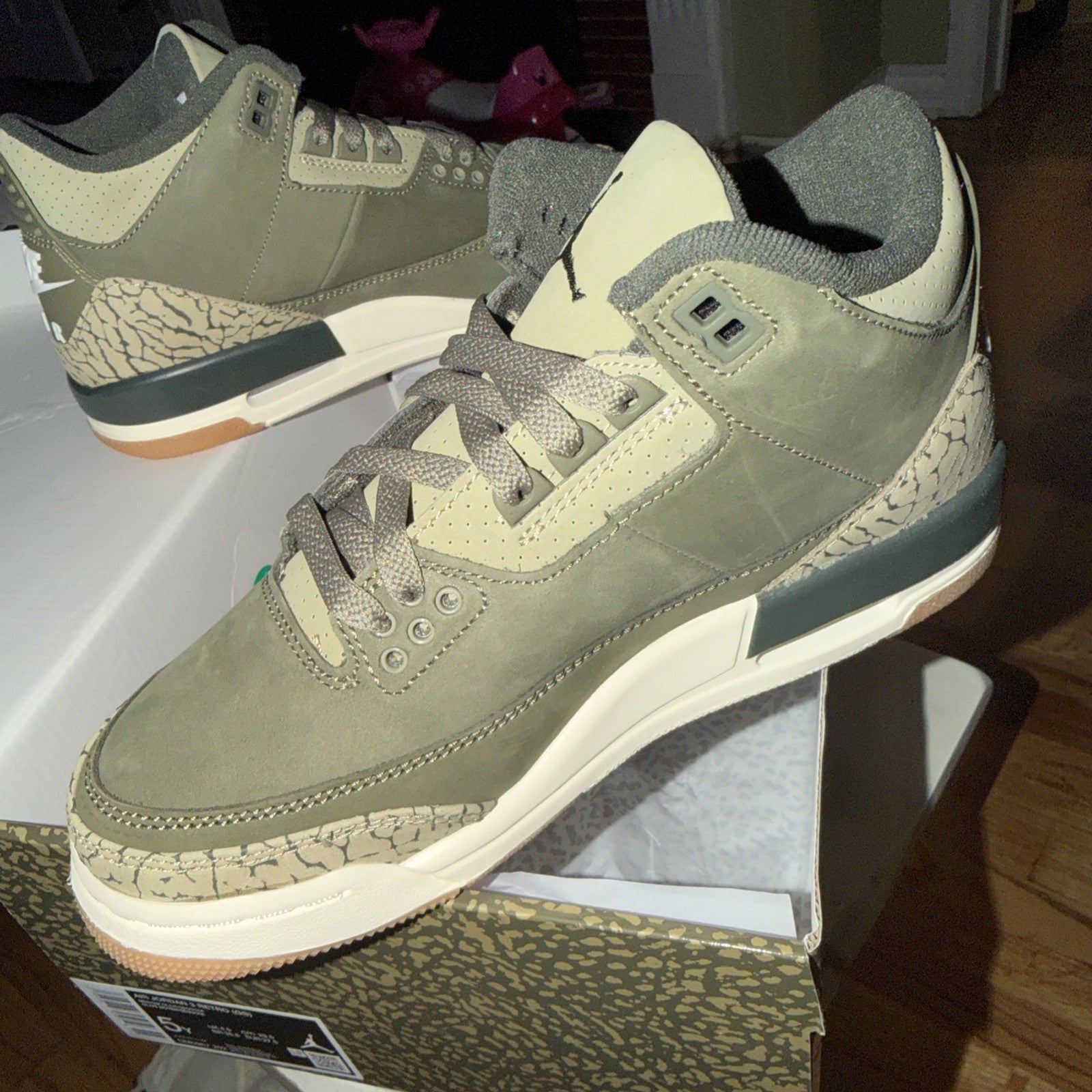Air Jordan 3 Retro Gs Size 5Y Medium Olive