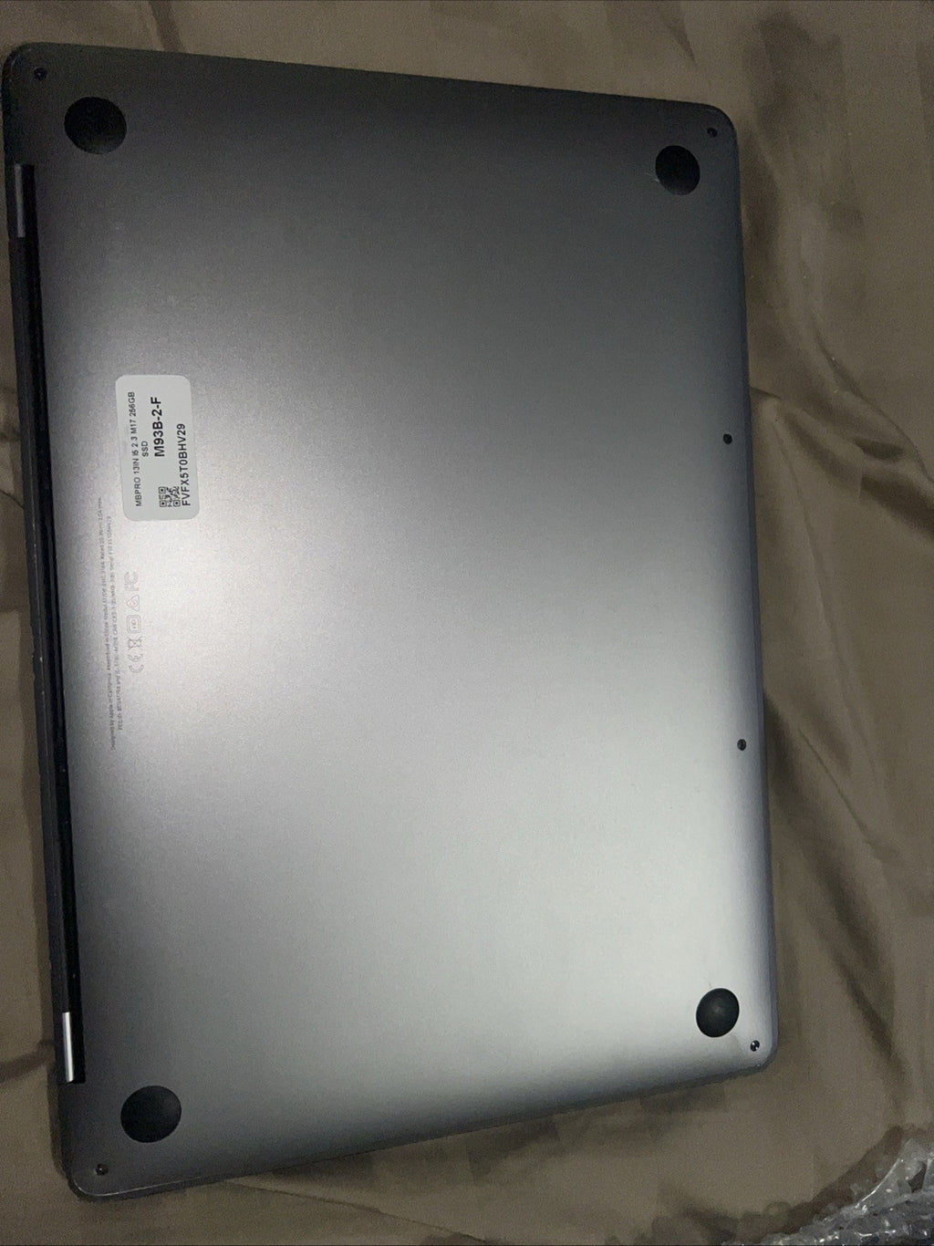 Apple MacBook Pro 13" (256GB SSD, Intel Core i5 7th Gen., 2.30 GHz, 8GB RAM)...
