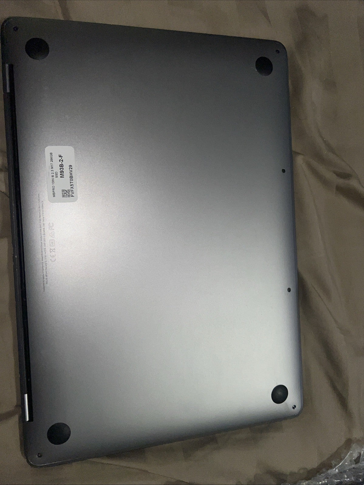 Apple MacBook Pro 13" (256GB SSD, Intel Core i5 7th Gen., 2.30 GHz, 8GB RAM)...