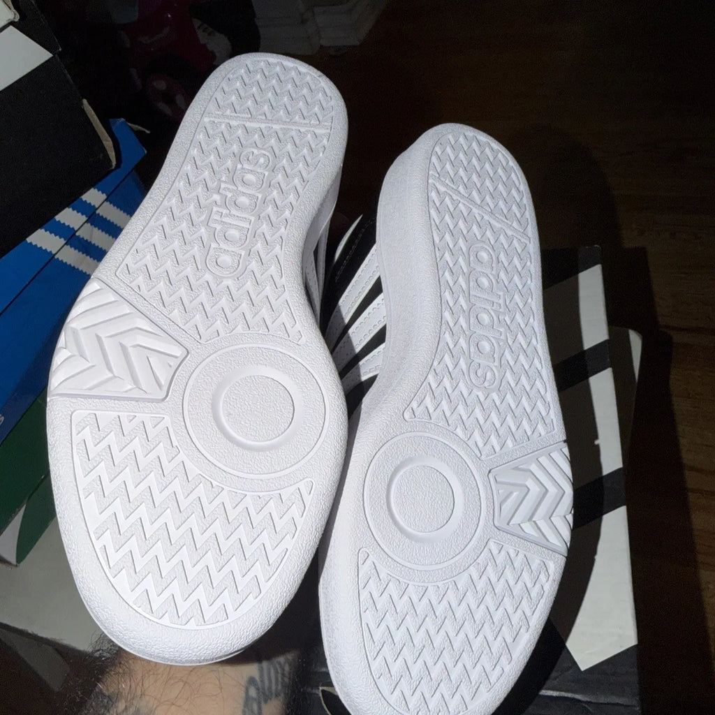 adidas Hoops Mid J Black White Size 5Y JI3477