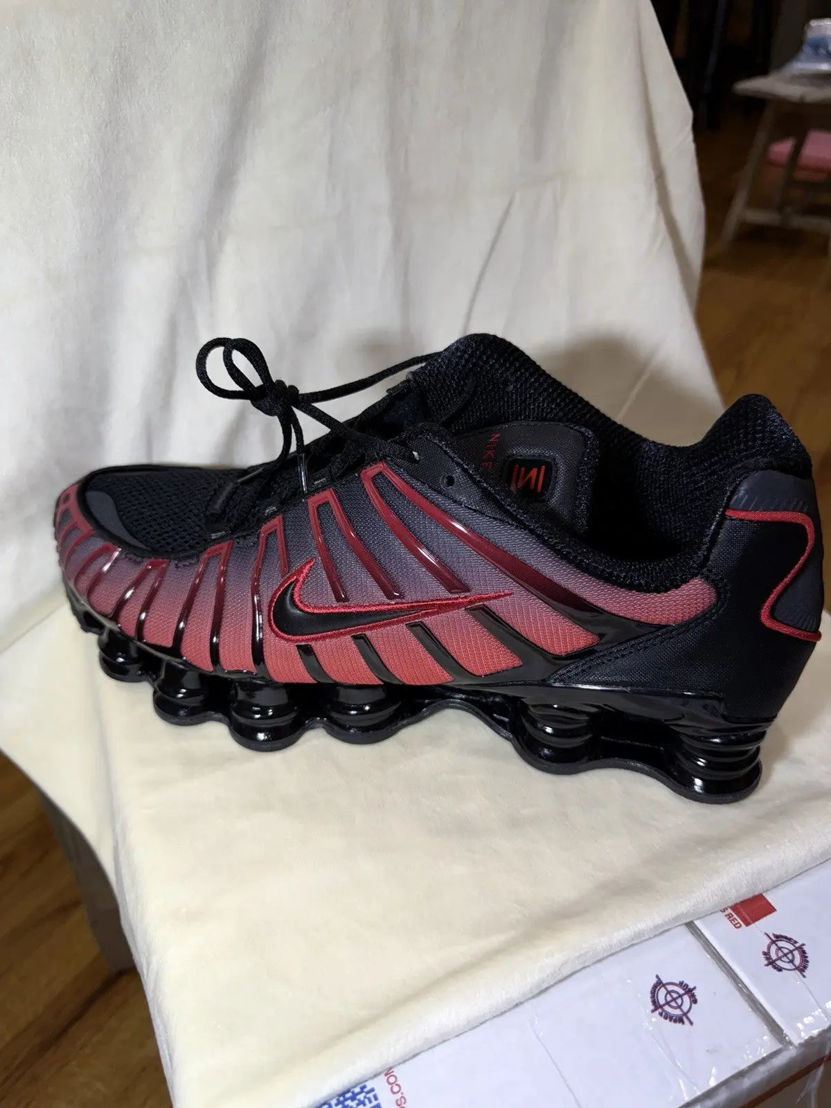 Nike Shox TL Black University Red Gradient Size 12 Shoes