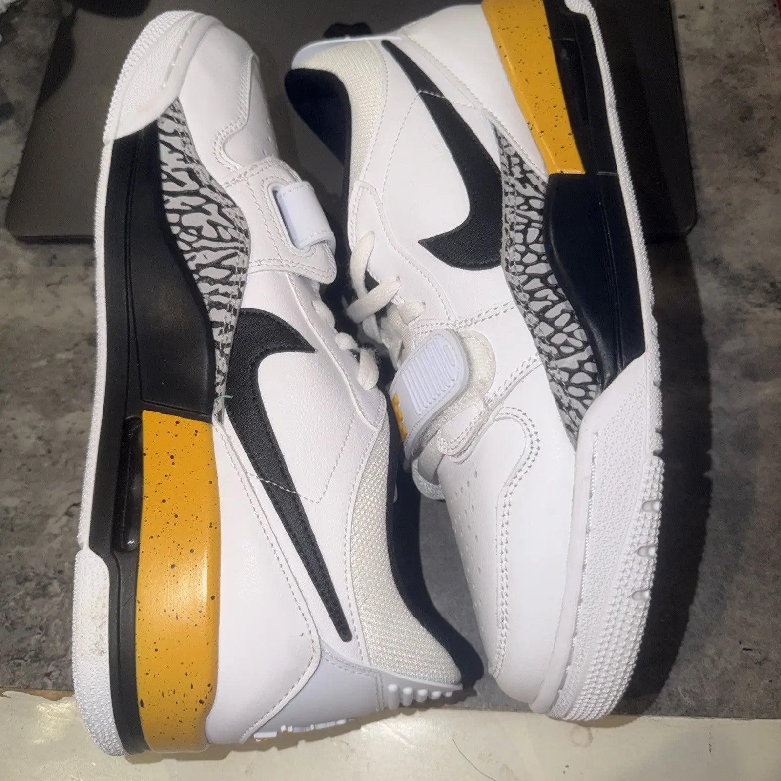 Nike Air Jordan Legacy 312 Size 10 Men White Yellow Ochre Black  Cement Shoes