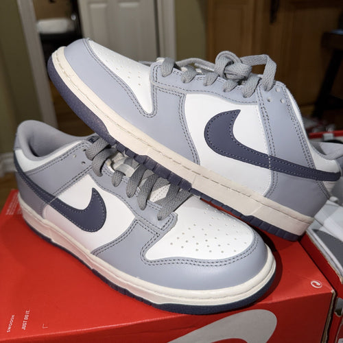 **NEW Nike Dunk Low Summit White Light Carbon Grey (FB9109 101) GS Size 7Y