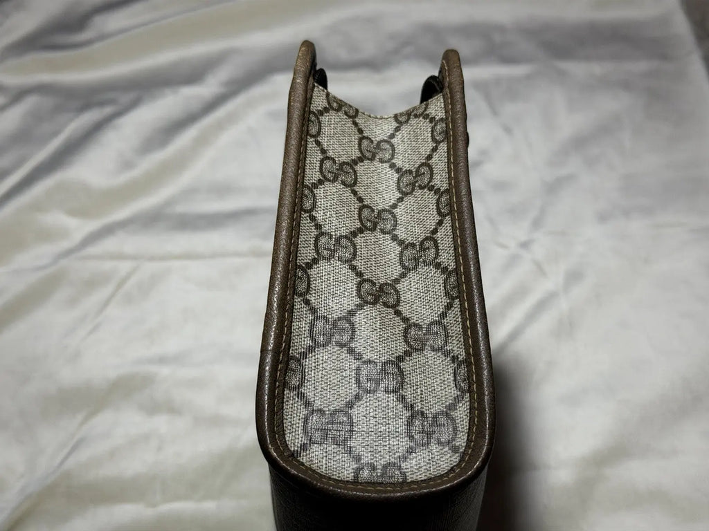 Authentic Gucci Supreme GG Clutch Medium Size Immaculate Condition Looks New