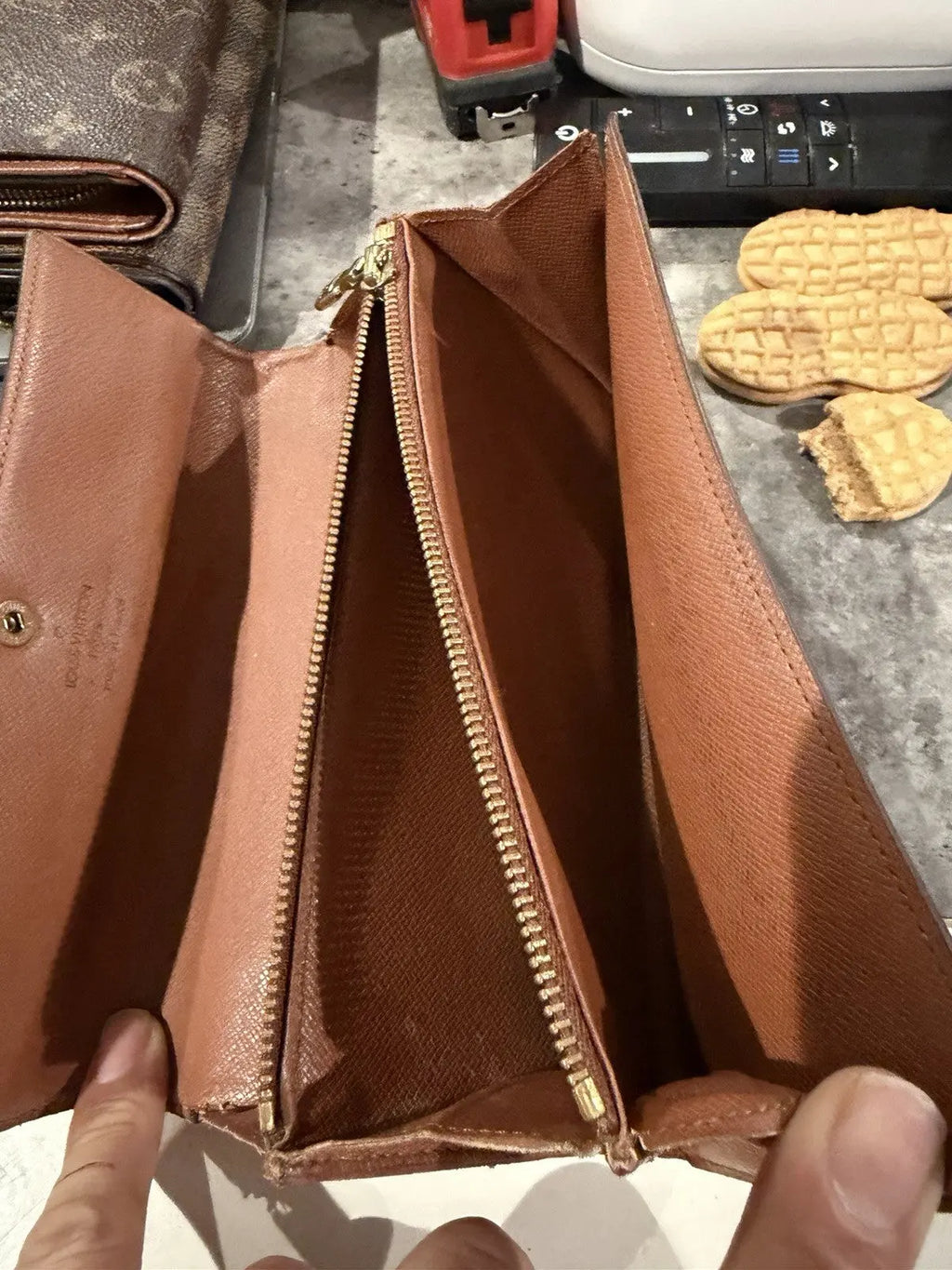 Louis Vuitton Monogram Pochette Sarah Long Wallet 100% Authentic Comes With Coa