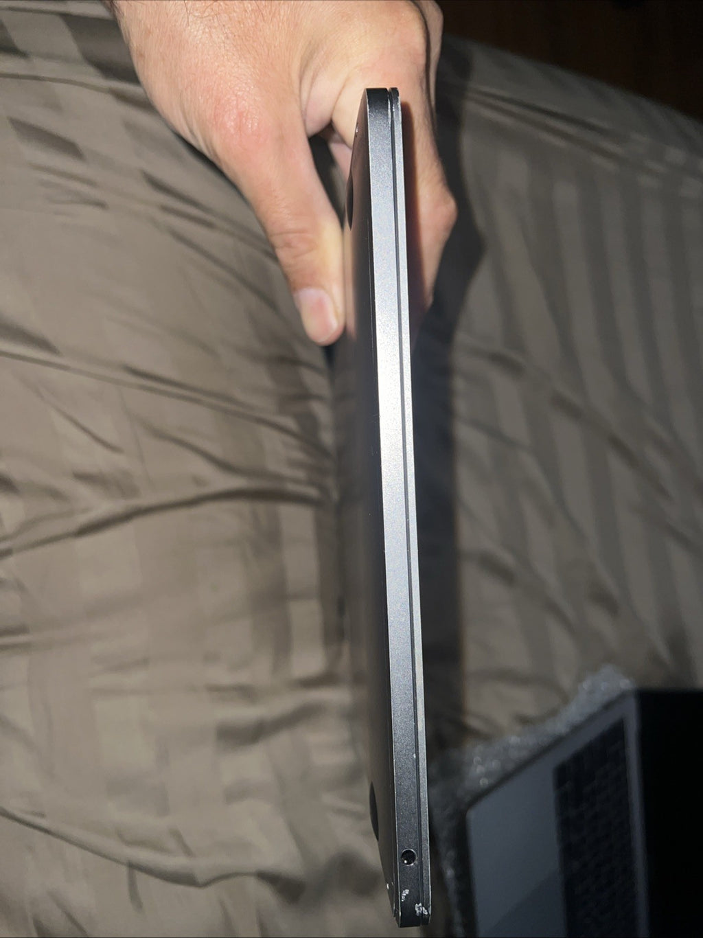 Apple MacBook Pro 13" (256GB SSD, Intel Core i5 7th Gen., 2.30 GHz, 8GB RAM)...