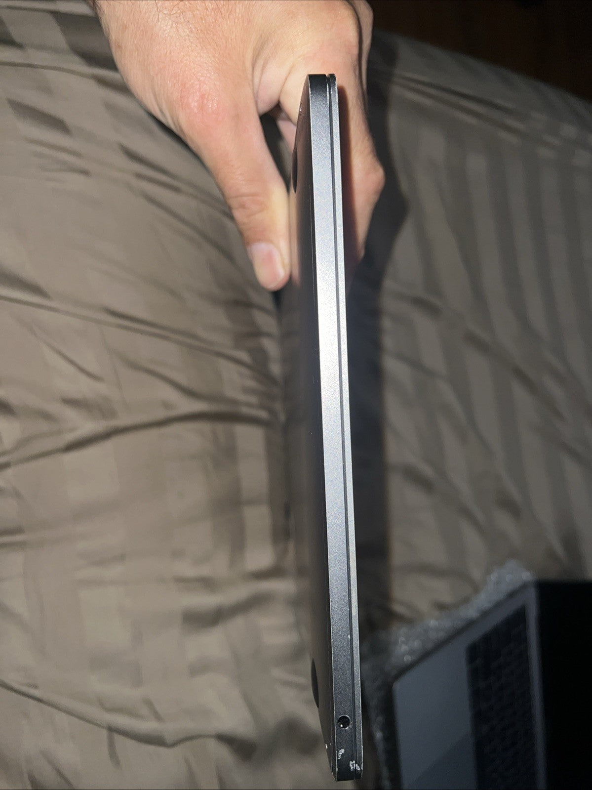 Apple MacBook Pro 13" (256GB SSD, Intel Core i5 7th Gen., 2.30 GHz, 8GB RAM)...