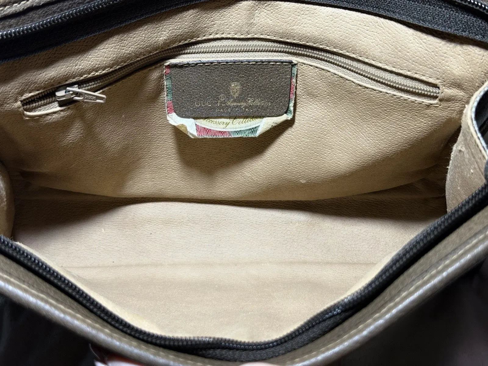 Authentic Gucci Supreme GG Clutch Medium Size Immaculate Condition Looks New