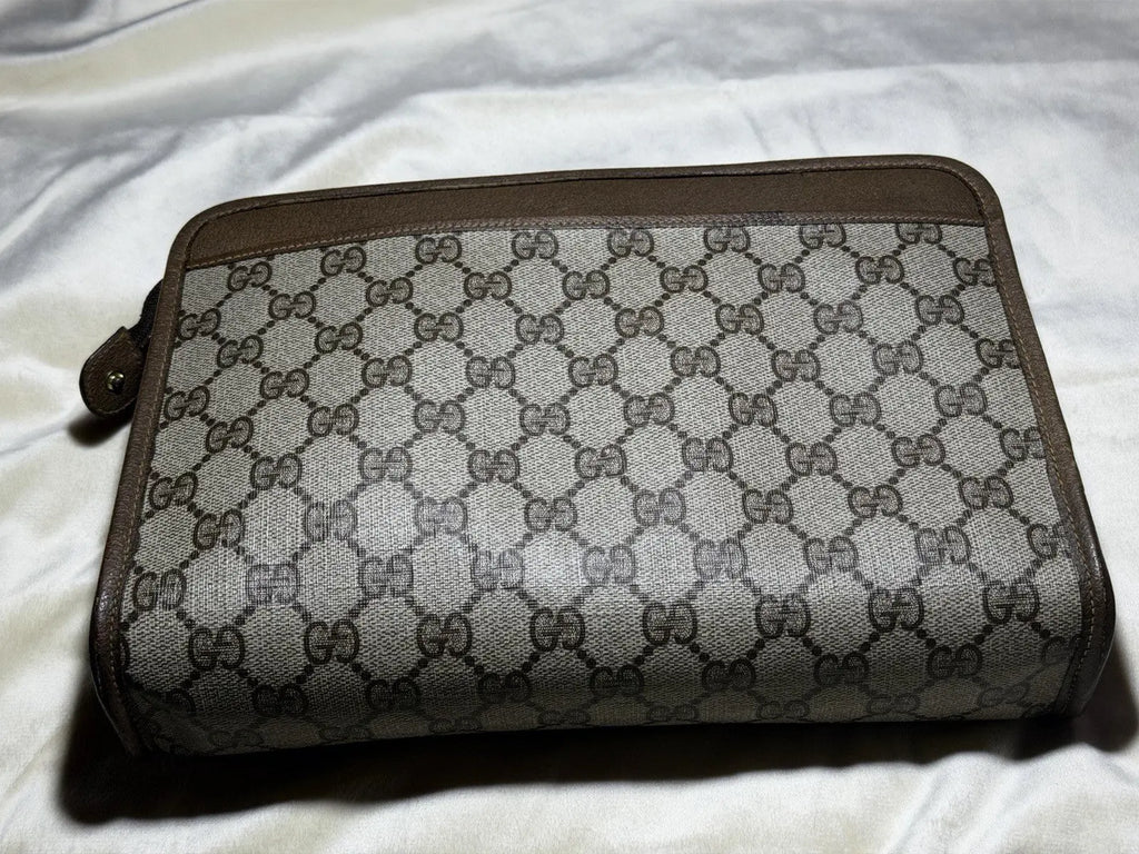 Authentic Gucci Supreme GG Clutch Medium Size Immaculate Condition Looks New