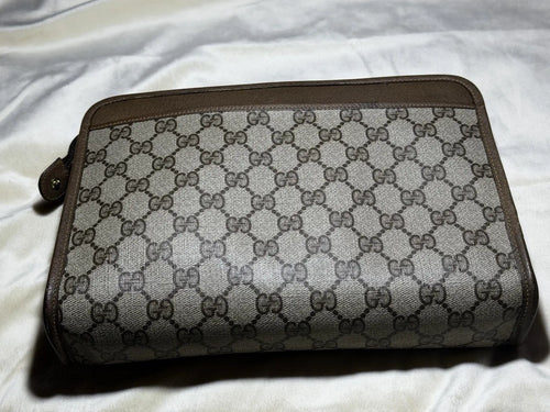 Authentic Gucci Supreme GG Clutch Medium Size Immaculate Condition Looks New