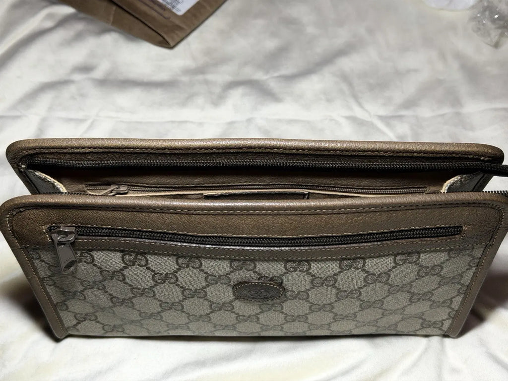 Authentic Gucci Supreme GG Clutch Medium Size Immaculate Condition Looks New