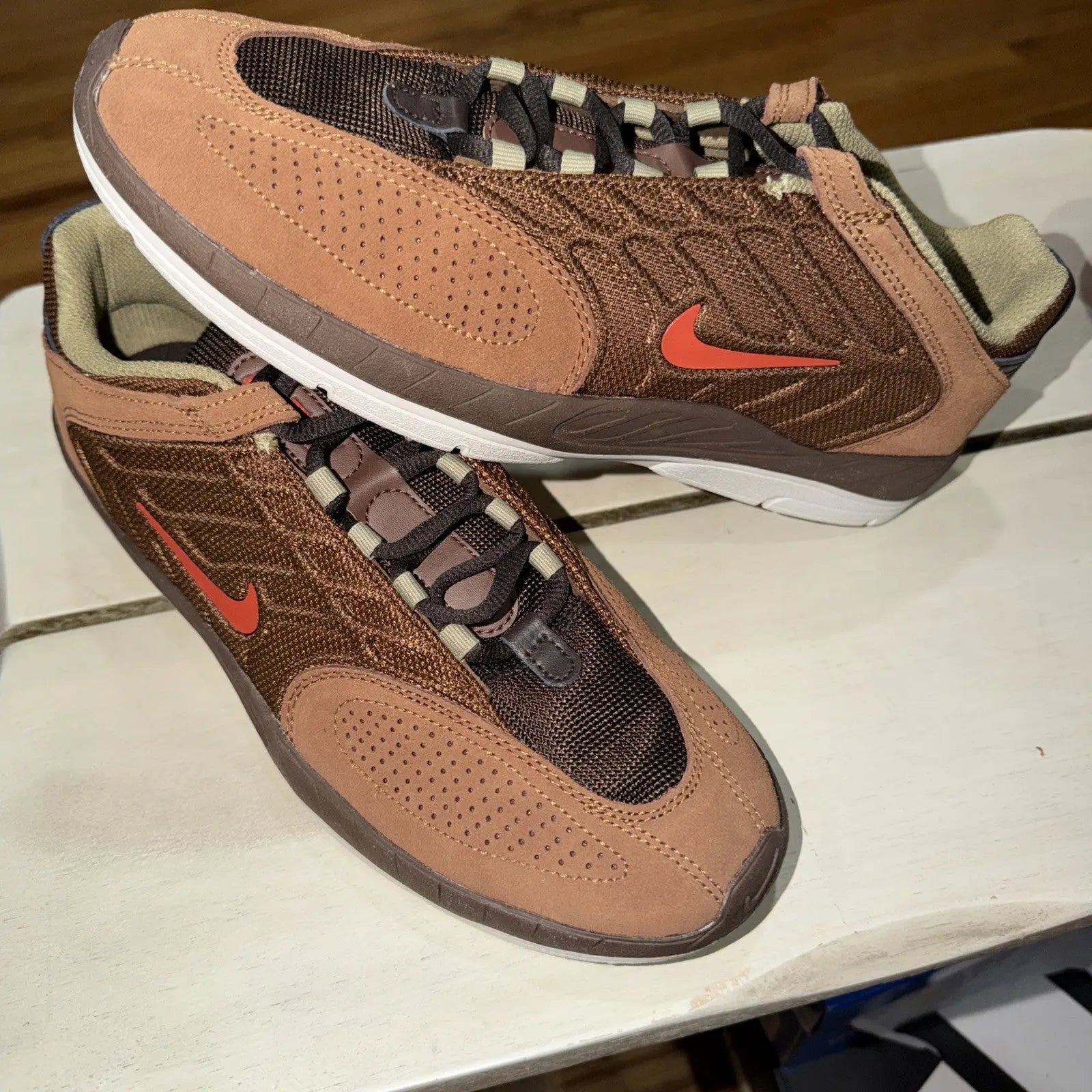 Nike SB Vertebrae Cacao Wow Dragon Red Size 9.5 Skate Boarding Shoes FD4691-200