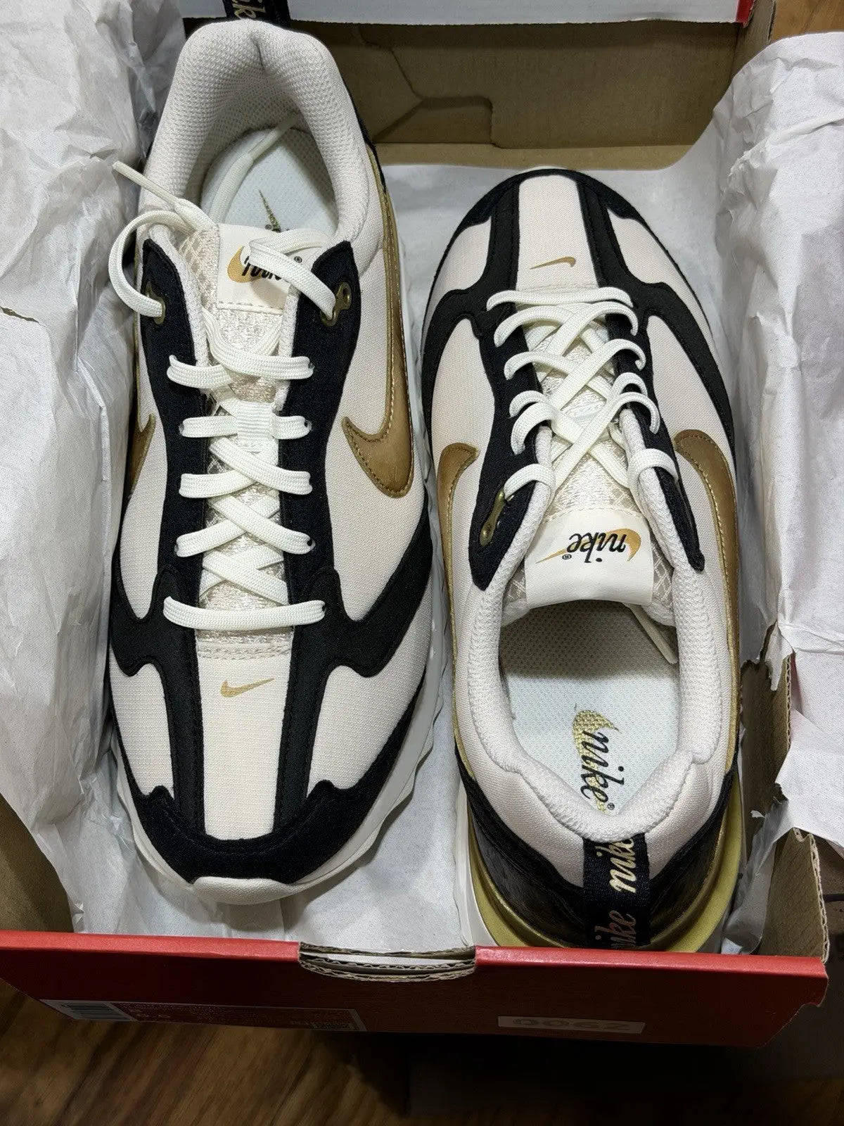 Nike Air Max Dawn Lt Orewood Brn Metallic Gold Size 8 Woman’s Shoes