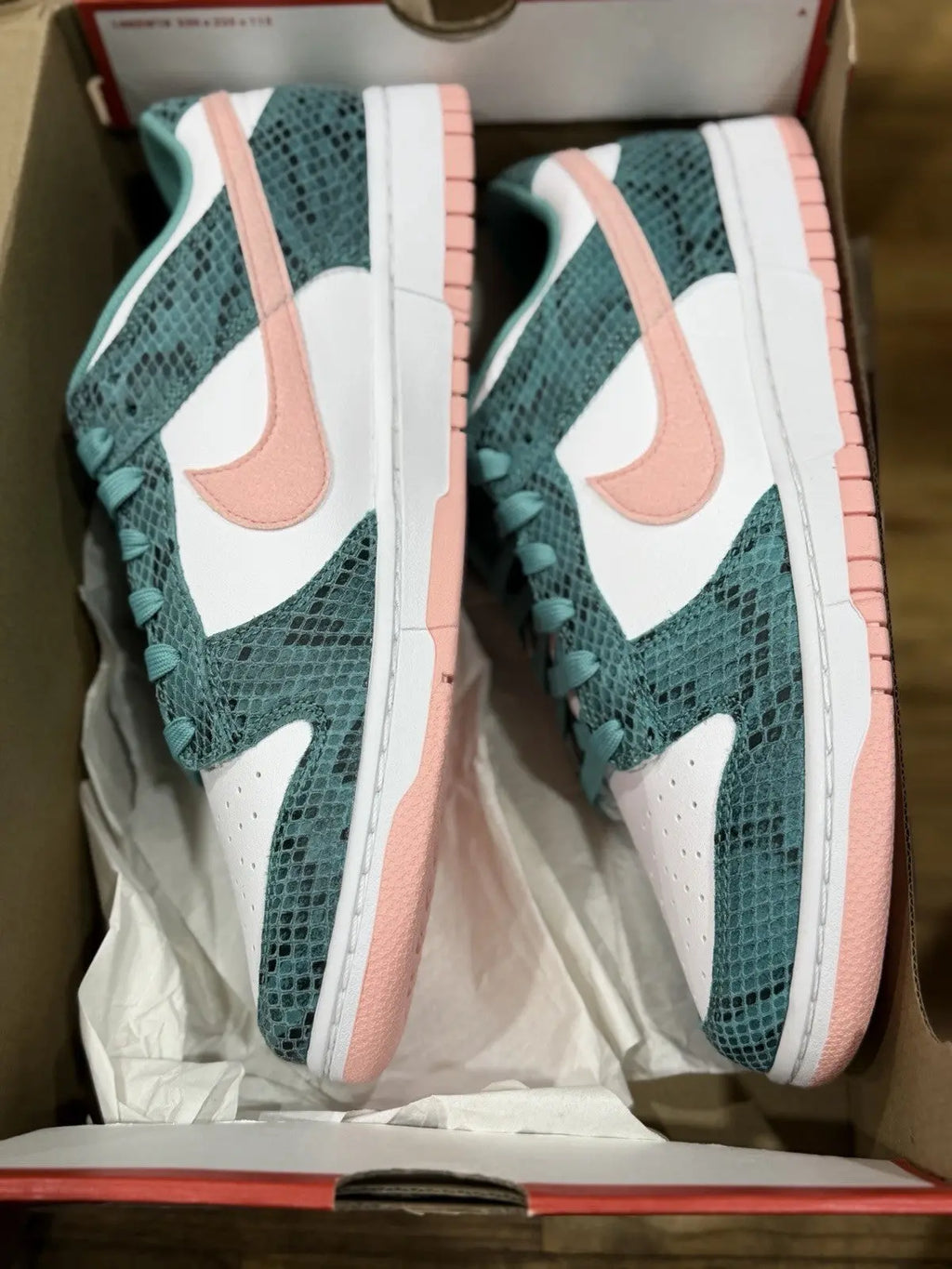 Nike Dunk Low Washed Teal Snakeskin Shoes Size 10 DR8577 300