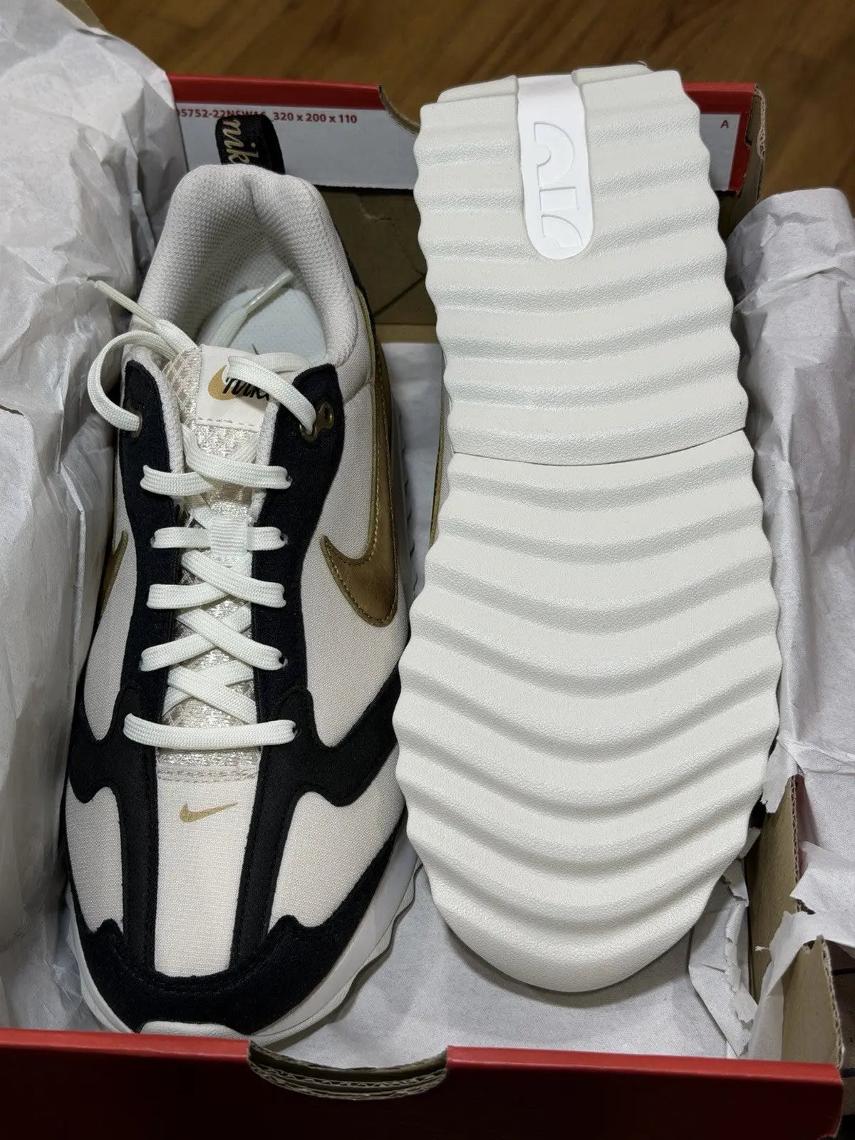 Nike Air Max Dawn Lt Orewood Brn Metallic Gold Size 8 Woman’s Shoes