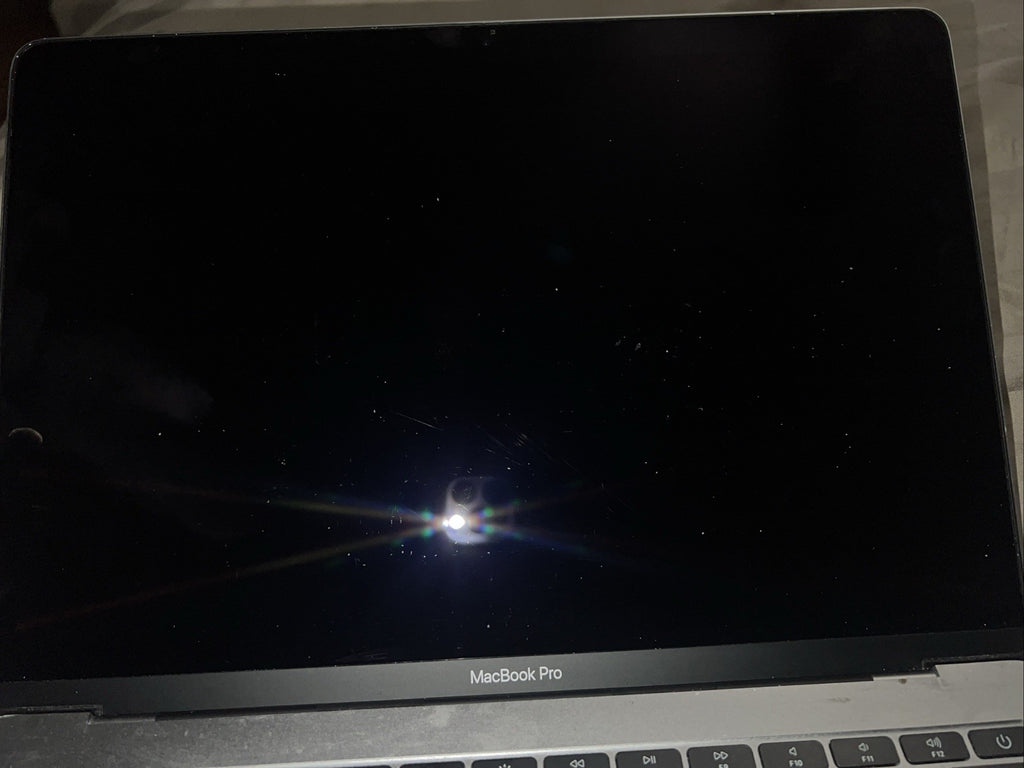 Apple MacBook Pro 13" (256GB SSD, Intel Core i5 7th Gen., 2.30 GHz, 8GB RAM)...