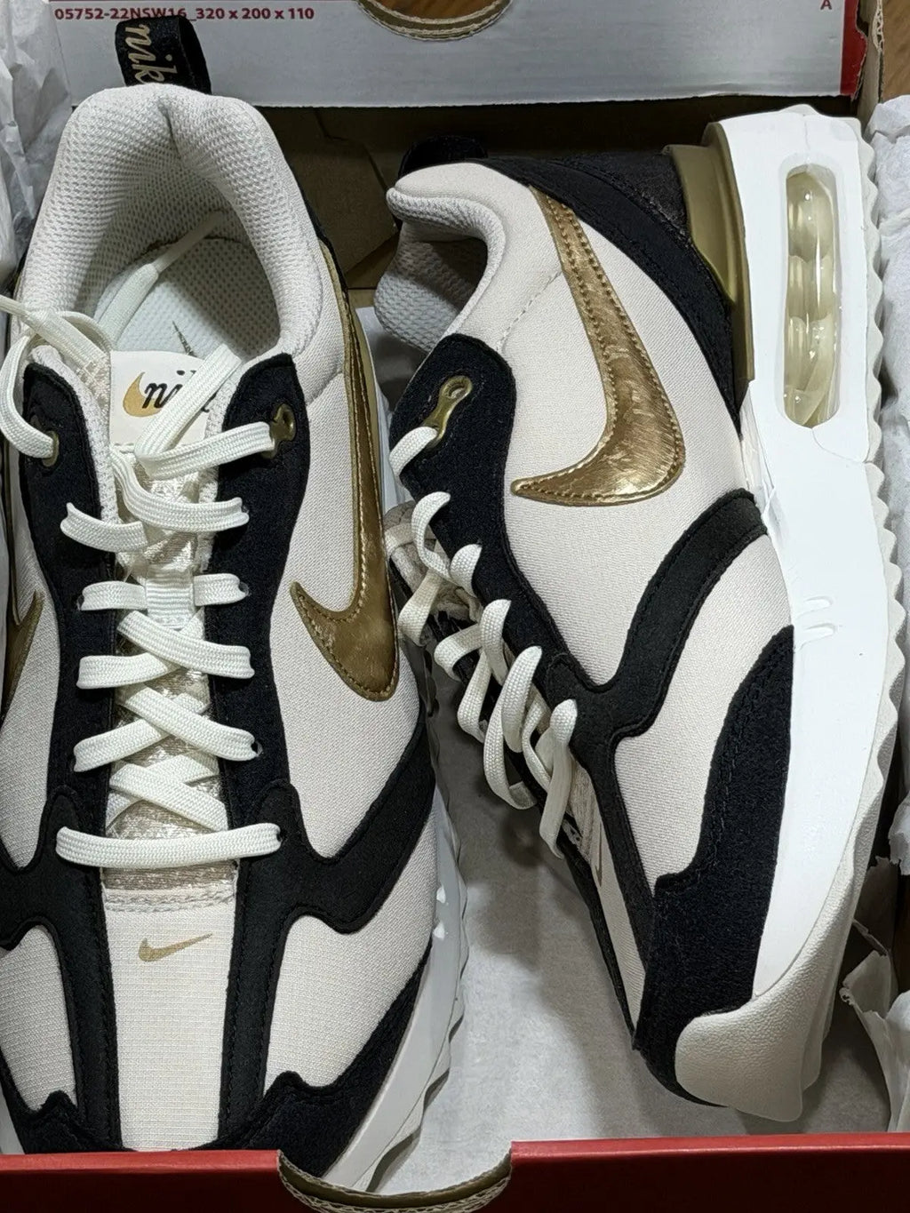 Nike Air Max Dawn Lt Orewood Brn Metallic Gold Size 8 Woman’s Shoes